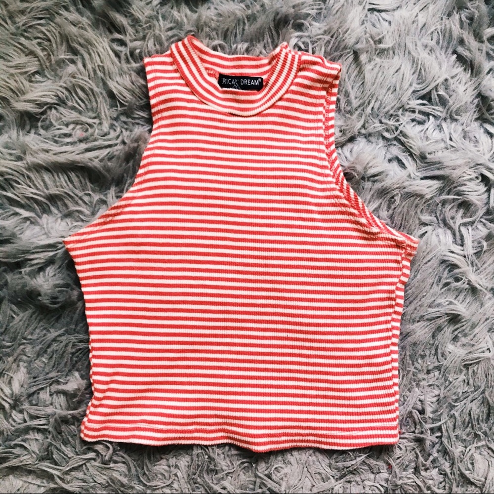 CROPPED HALTER TOP